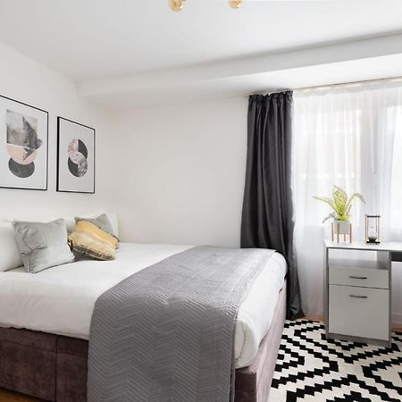 לונדון Spacious And Modern 4 Bed Apartment Next To Borough Station מראה חיצוני תמונה