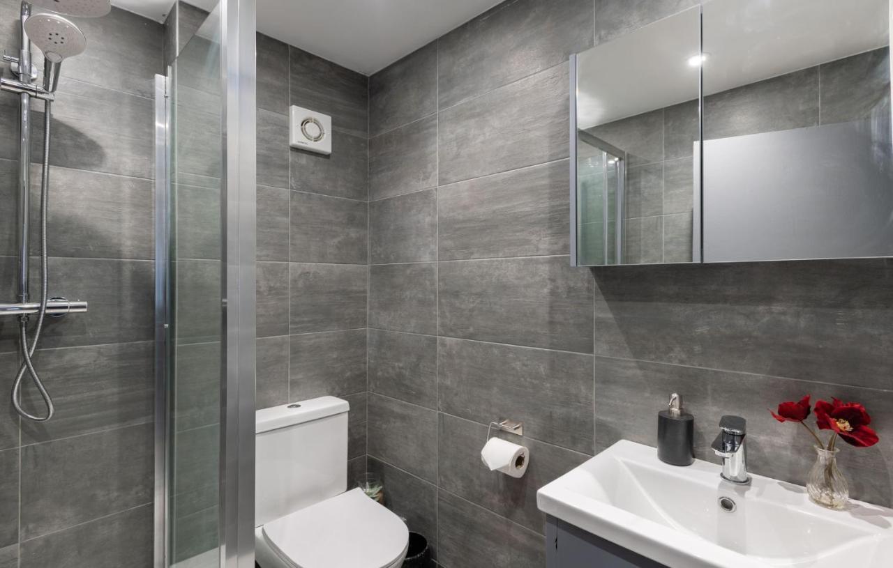 לונדון Spacious And Modern 4 Bed Apartment Next To Borough Station מראה חיצוני תמונה